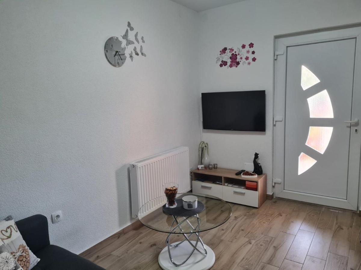 קרק Apartman Ruza מראה חיצוני תמונה