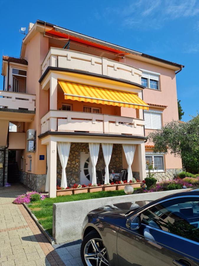 קרק Apartman Ruza מראה חיצוני תמונה