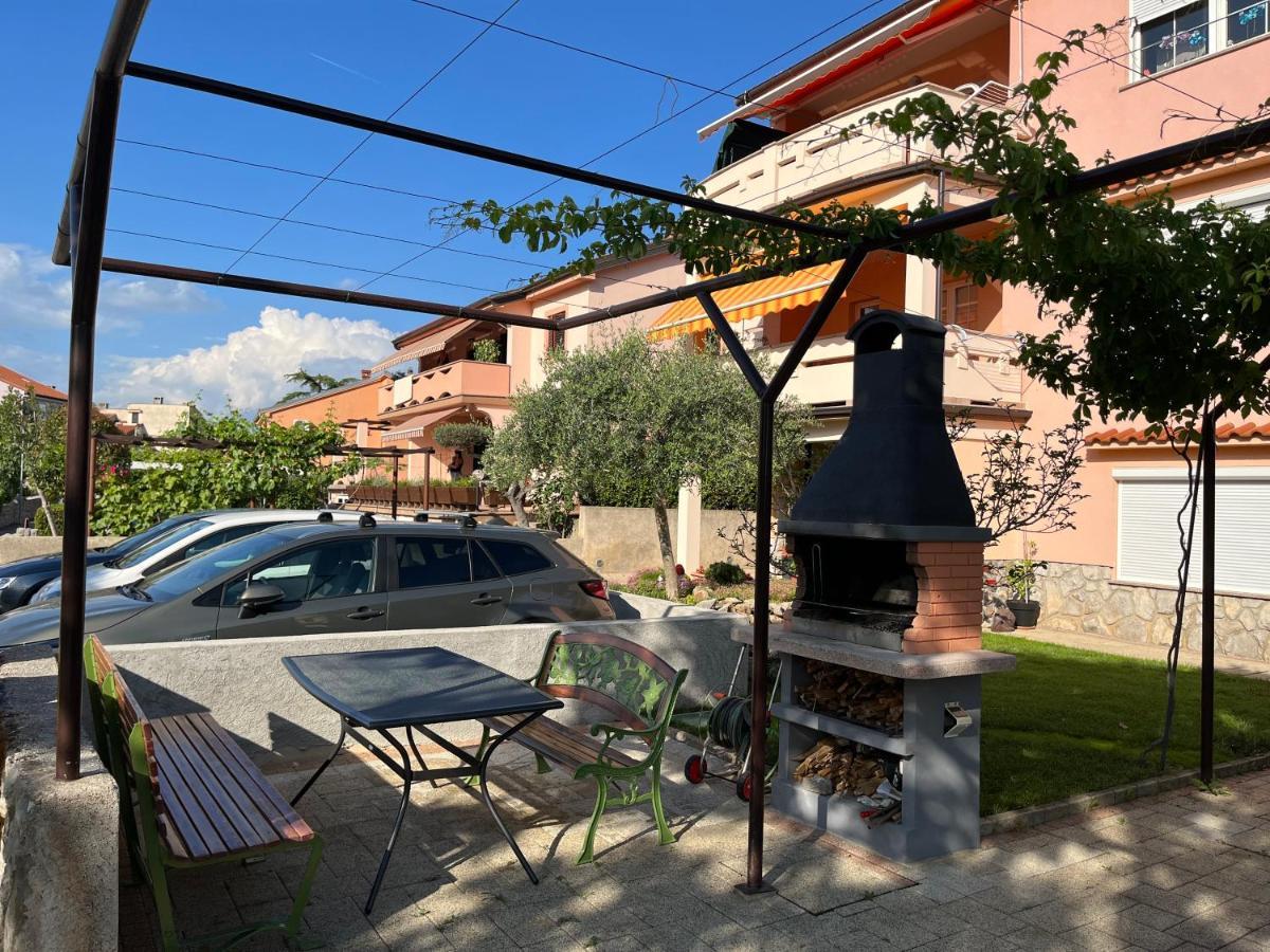 קרק Apartman Ruza מראה חיצוני תמונה